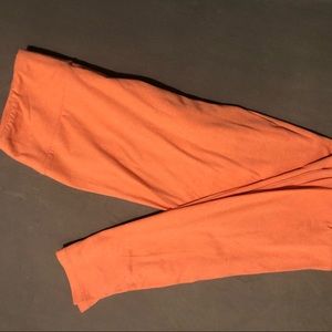 Lularoe One size heathered melon leggings.
